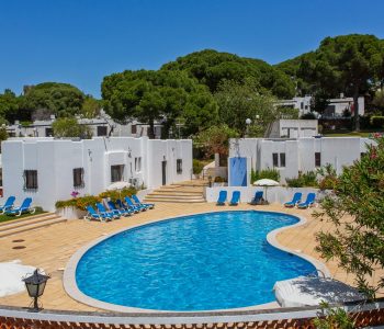 Prado do Golf large pool area