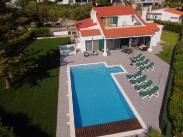 areal of villa with private pool to rent in Vale do Lobo Algarve